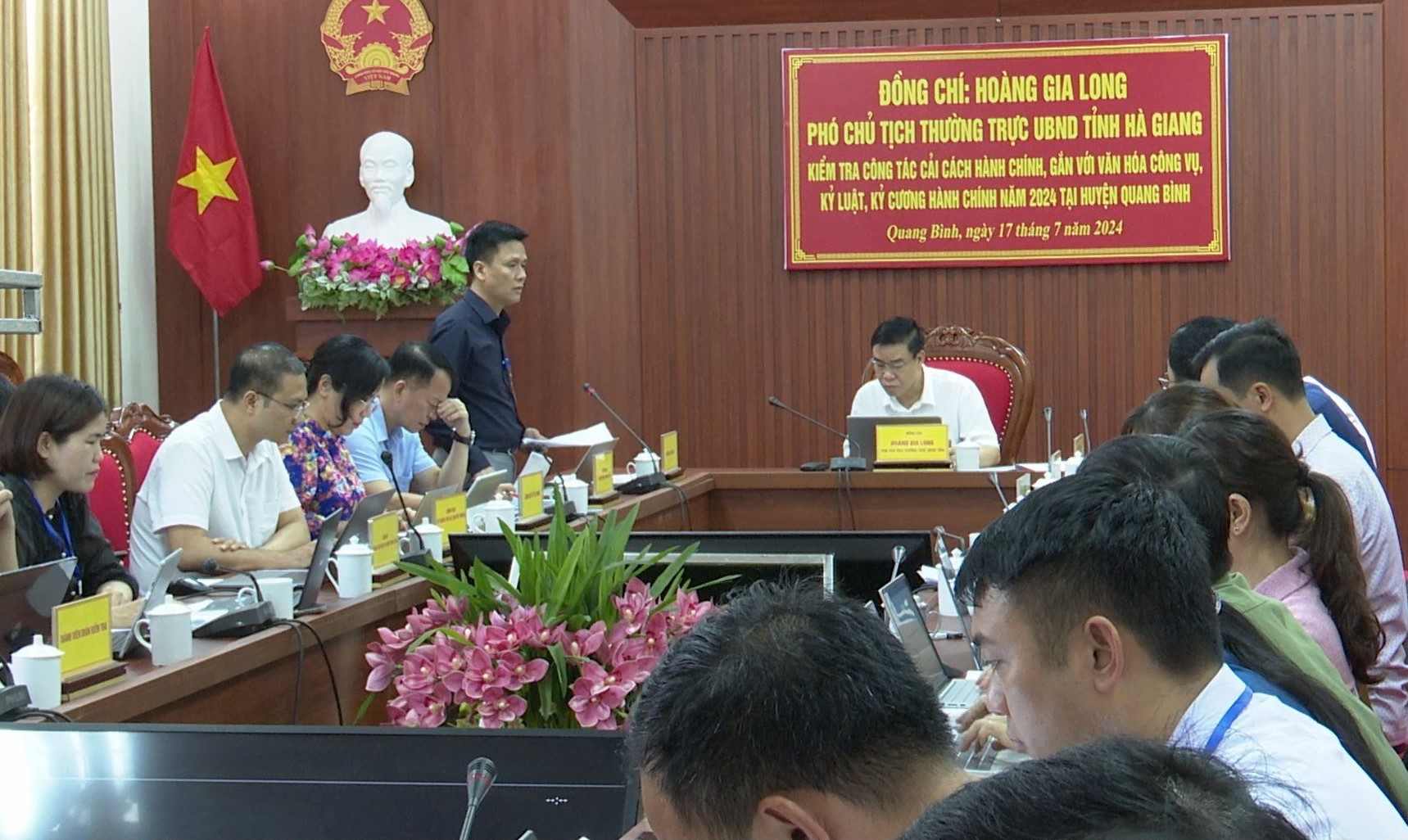 Phó Chủ tịch Thường trực UBND tỉnh Hoàng Gia Long làm việc tại huyện Quang Bình
