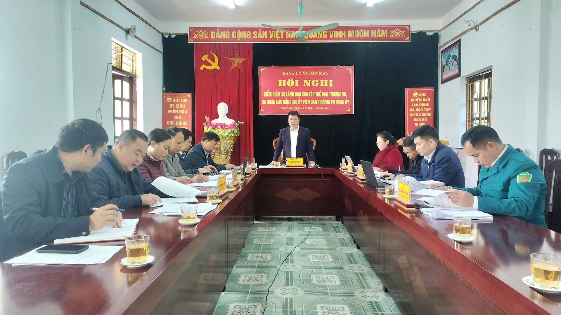 BAN THƯỜNG VỤ ĐẢNG ỦY XÃ BẢN MÁY TỔ CHỨC HỘI NGHỊ KIỂM ĐIỂM, ĐÁNH GIÁ, XẾP LOẠI NĂM 2025