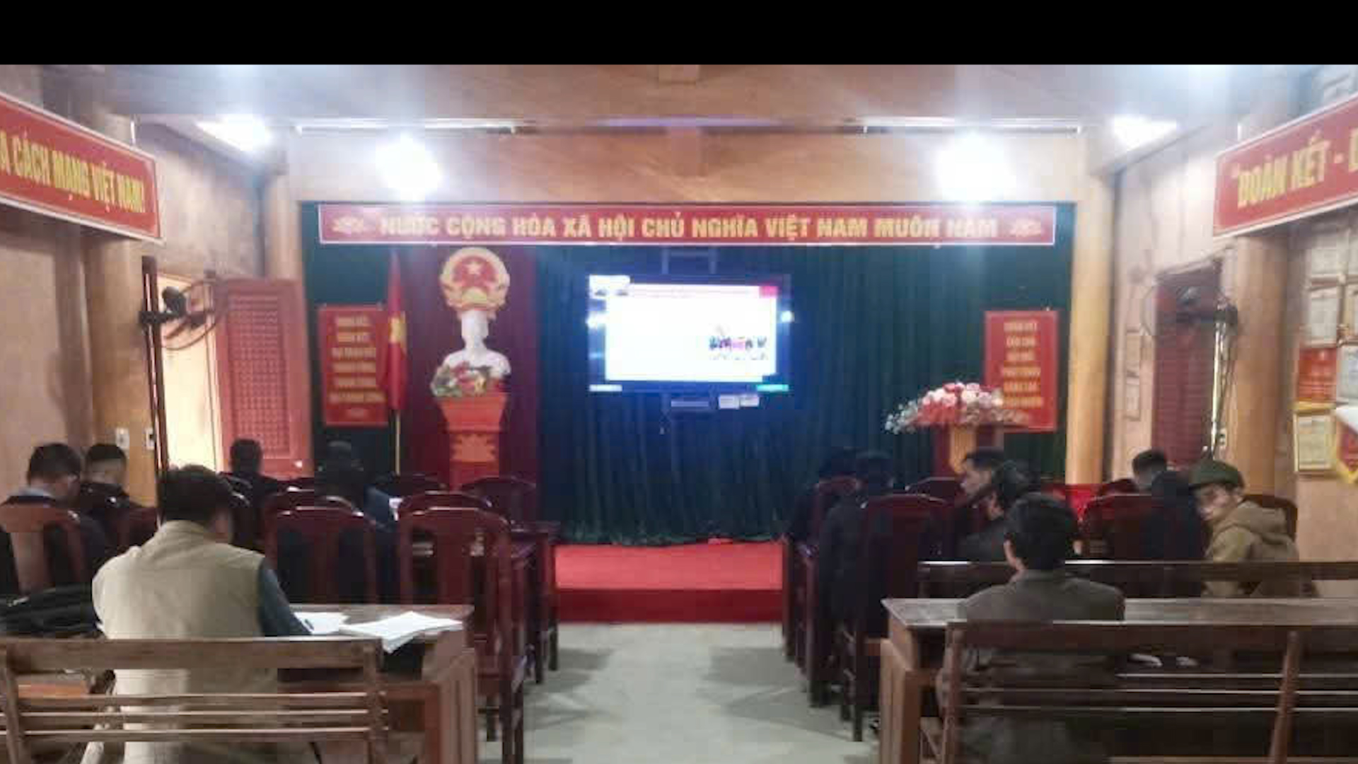 ỦY BAN MTTQ XÃ BẢN MÁY TỔ CHỨC HỘI NGHỊ TRỰC TUYẾN TẬP HUẤN NGHIỆP VỤ CÔNG TÁC MẶT TRẬN NĂM 2025