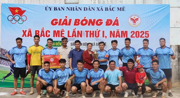 Xã Đường Hồng tham gia giải bóng đá nam 7 người khu vực Bắc Mê