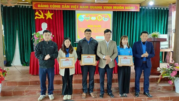 Tổng kết Mặt trận Tổ quốc và các tổ chức chính trị xã hội xã Đường Hồng.