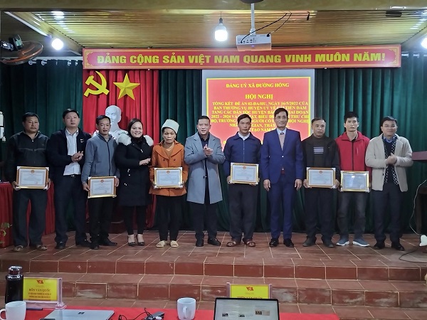 XÃ ĐƯỜNG HỒNG TỔ CHỨC HỘI NGHỊ TỔNG KẾT ĐỀ ÁN 02-DA/HU CỦA BTV HUYỆN ỦY VỀ CẢI TIẾN ĐÁM TANG CÁC DÂN TỘC HUYỆN BẮC MÊ