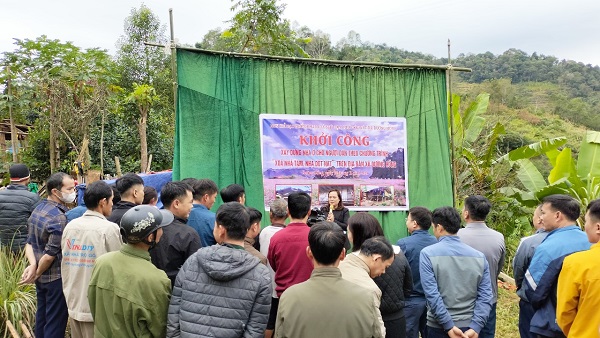 XÃ ĐƯỜNG HỒNG TỔ CHỨC RA QUÂN KHỞI CÔNG THỰC HIỆN XÓA NHÀ TẠM, DỘT NÁT TRÊN ĐỊA BÀN XÃ