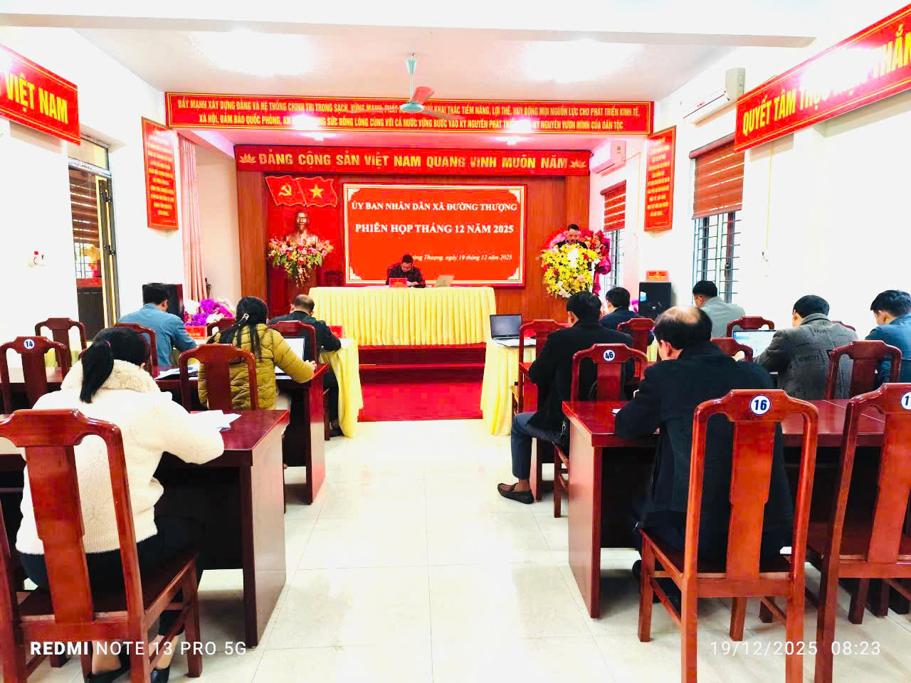 Ủy ban nhân dân xã Đường Thượng tổ chức phiên họp tháng 12/2025.