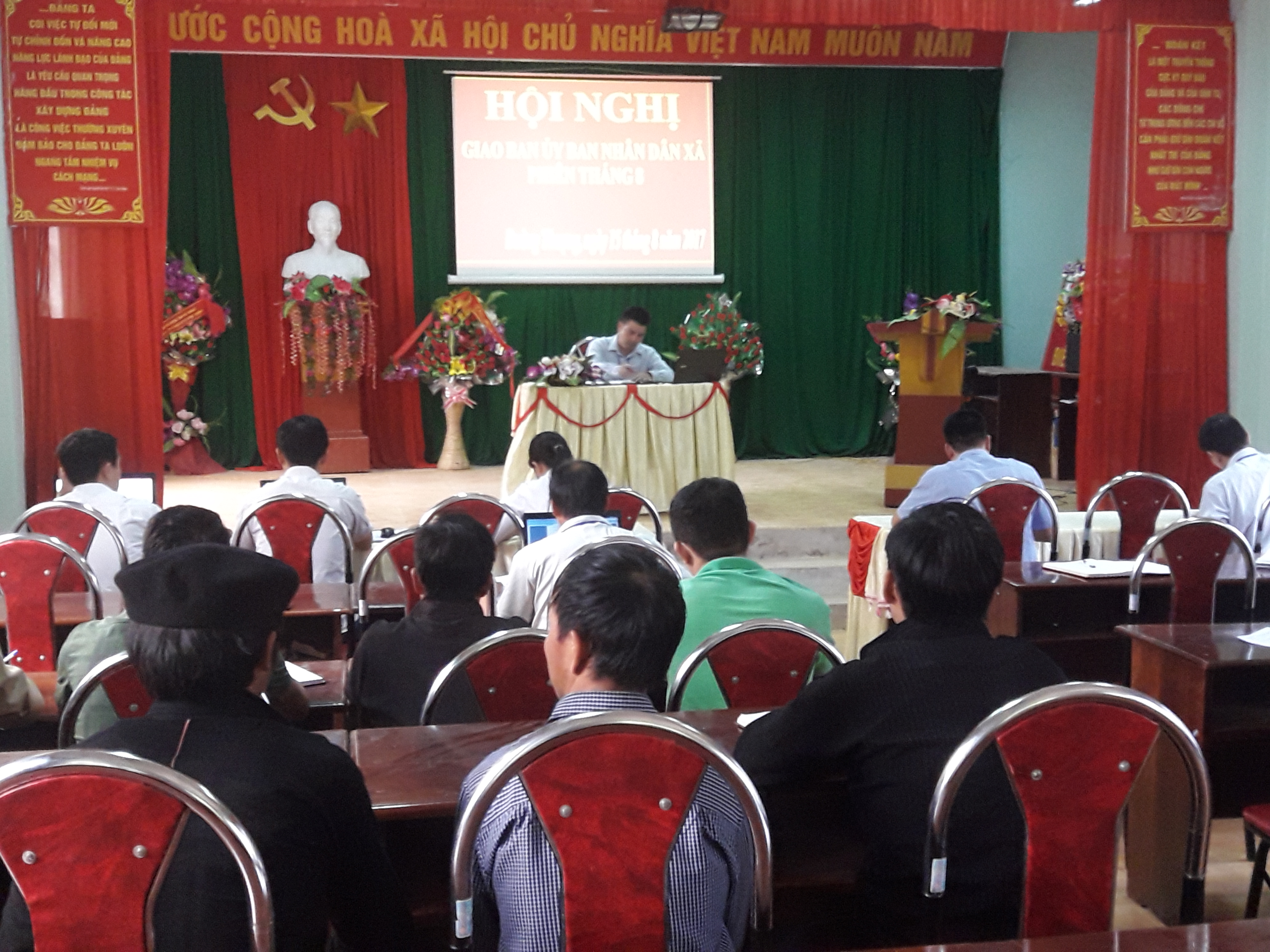 Hội nghị giao ban  tháng 8 UBND xã Đường Thượng