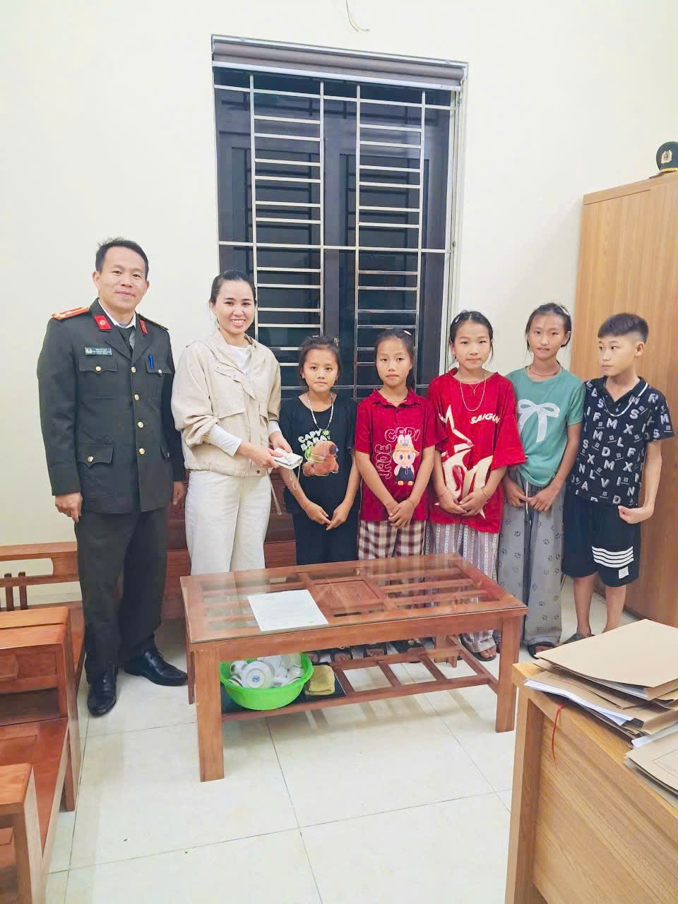 KỊP THỜI XÁC MINH, TRẢ LẠI TÀI SẢN, GIẤY TỜ CÁ NHÂN CHO KHÁCH DU LỊCH