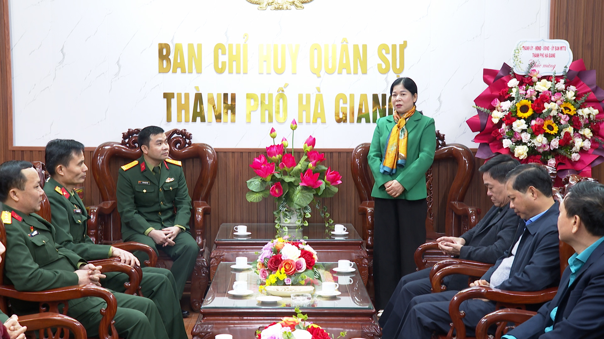 Bí thư Thành ủy Chúng Thị Chiên phát biểu chúc mừng