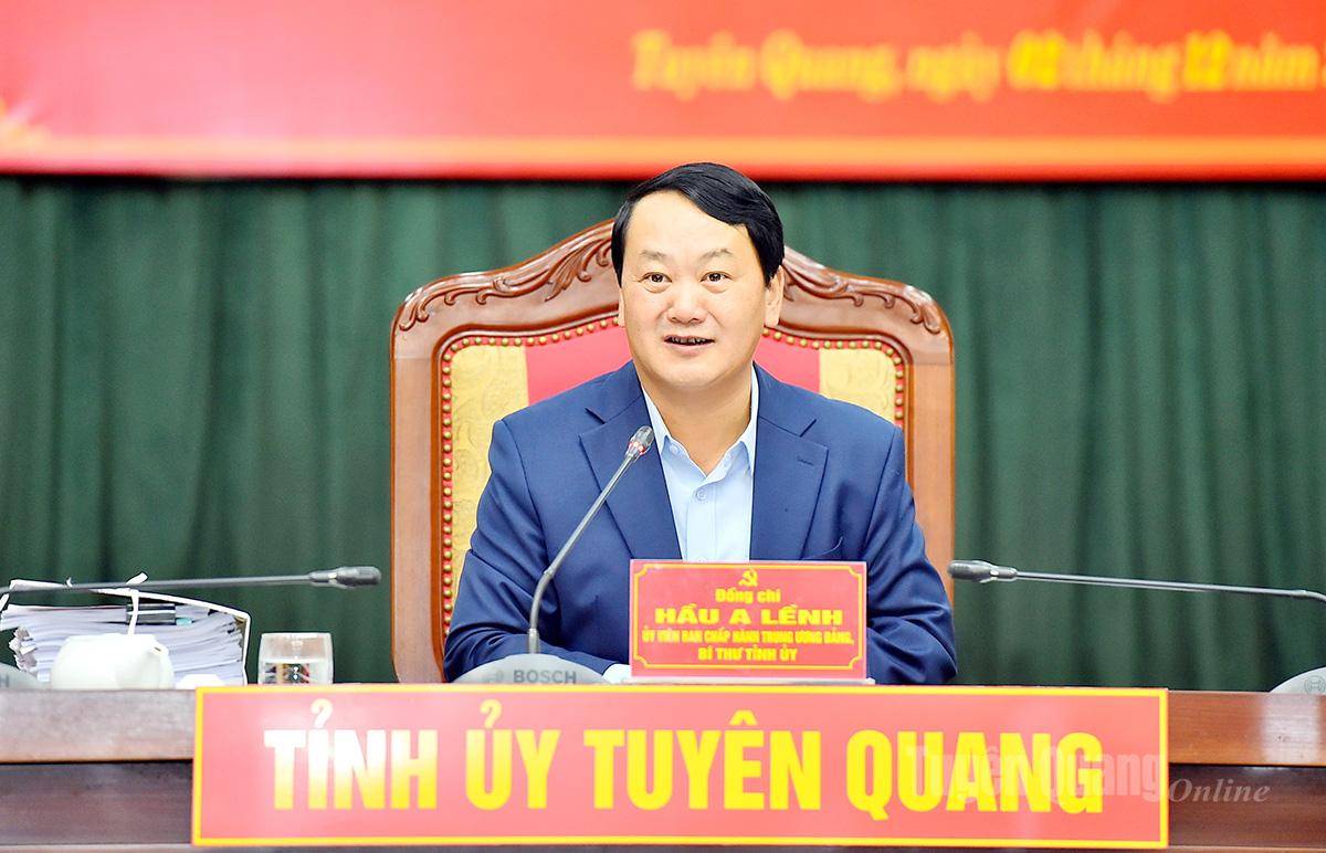 Bí thư Tỉnh ủy Hầu A Lềnh chủ trì cuộc họp.