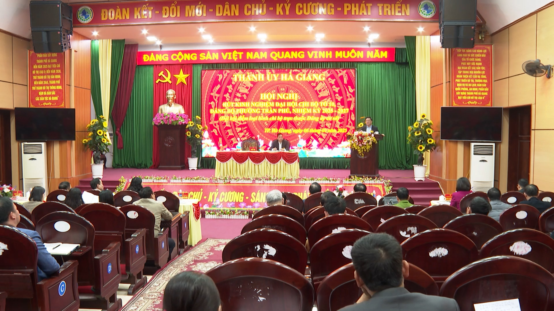 Hội nghị rút kinh nghiệm đại hội chi bộ tổ 10, phường Trần Phú