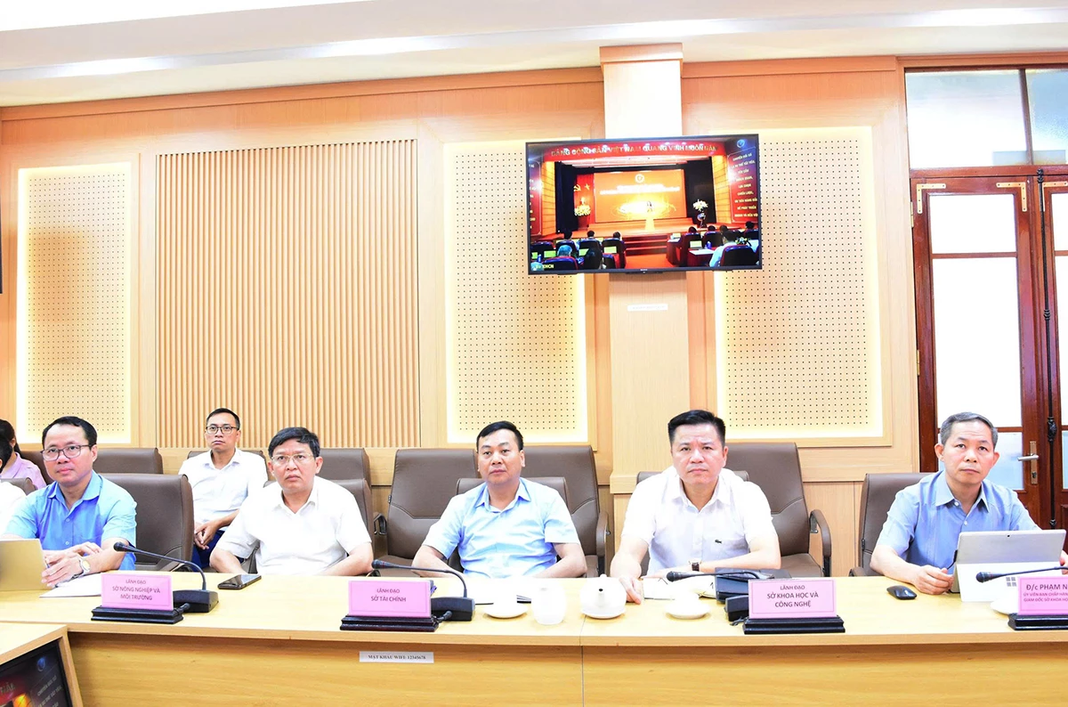 Các đại biểu dự tại điểm cầu tỉnh Tuyên Quang.