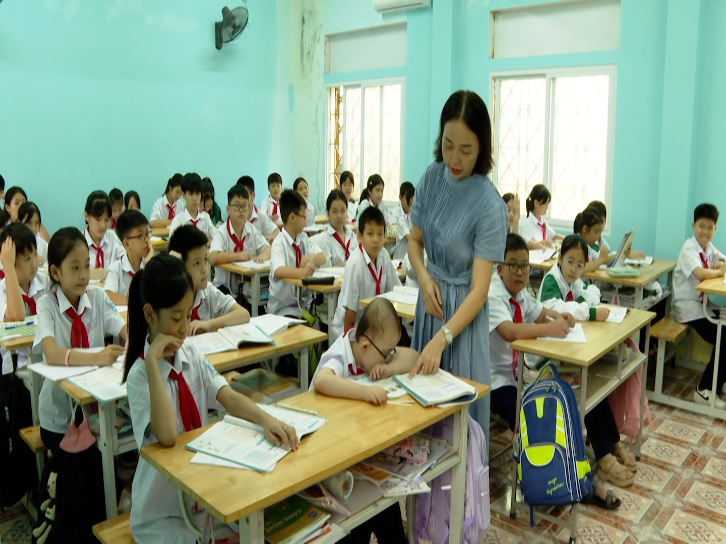 them 8 12 02 16 21 23 Still018