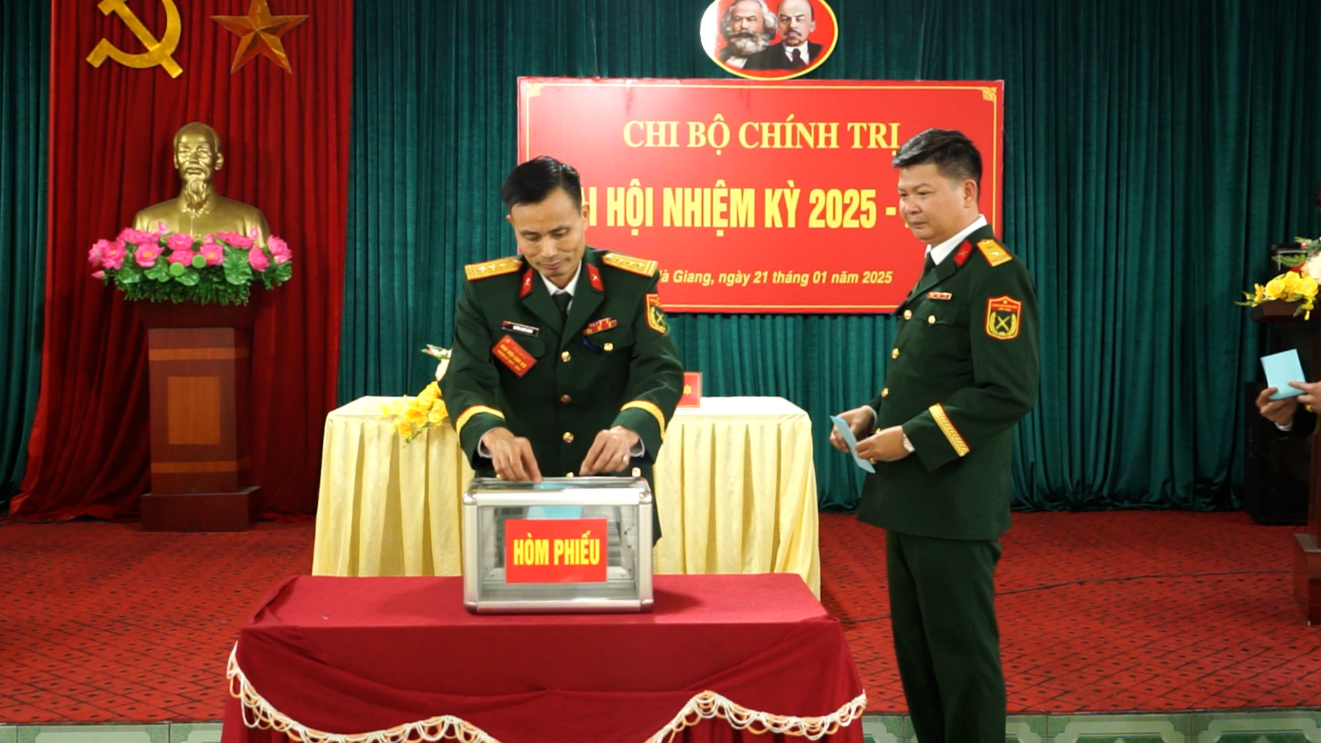 Đại hội chi bộ Chính trị Đảng bộ quân sự thành phố