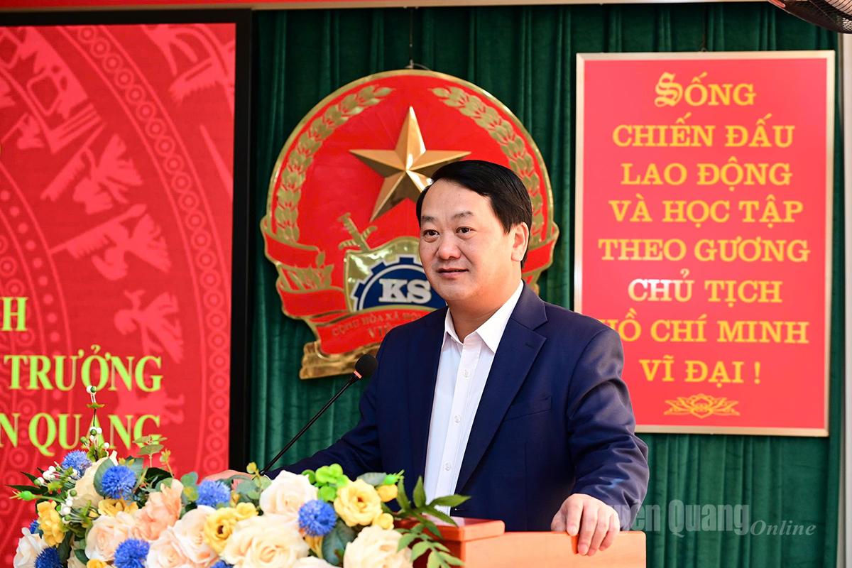 Đồng chí Hầu A Lềnh, Uỷ viên BCH Trung ương Đảng, Bí thư Tỉnh uỷ Tuyên Quang phát biểu tại lễ công bố.