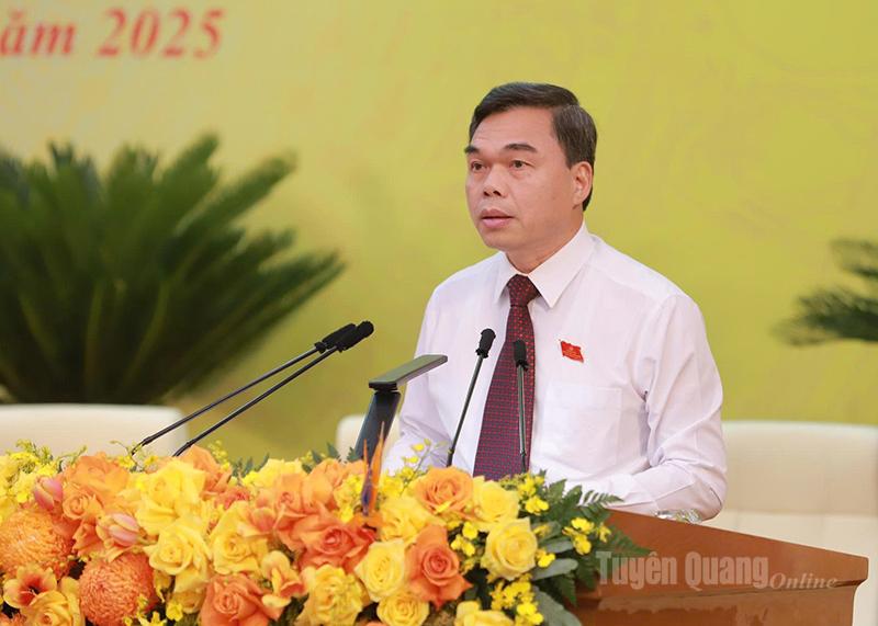 Đồng chí Ma Thế Hồng, Phó Bí thư Tỉnh ủy, Chủ tịch Ủy ban MTTQ tỉnh thông báo các Quyết định Bộ Chính trị, Ban Bí thư về công tác cán bộ