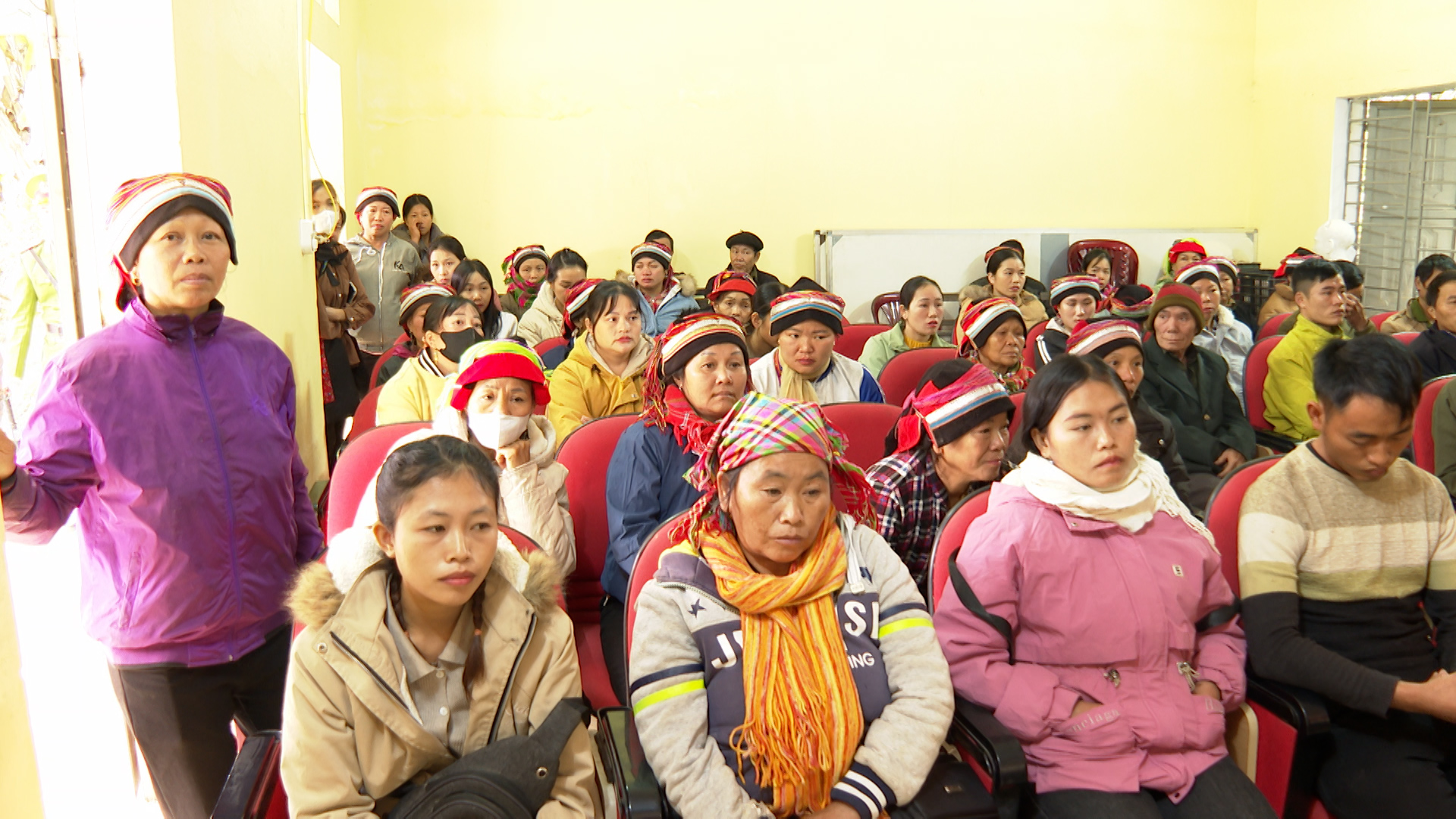 Đông đảo nhân dân đến tham dự