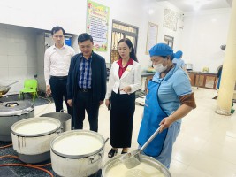 HĐND thành phố Hà Giang giám sát công tác quản lý bếp ăn bán trú tại các trường học