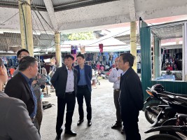 Phó chủ tịch UBND thành phố Hà Minh Mẫn kiểm tra tại các chợ