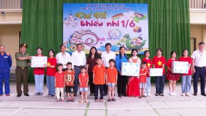 Phó Chủ tịch UBND tỉnh Vương Ngọc Hà tặng quà Tết thiếu nhi 1/6, Trung tâm công tác xã hội tỉnh