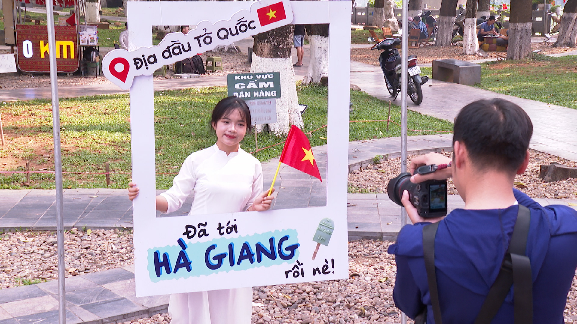 Sequence 01 01 21 45 18 Still024