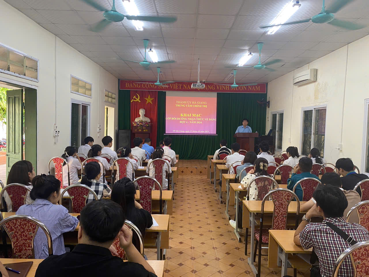 UploadFile 000142631