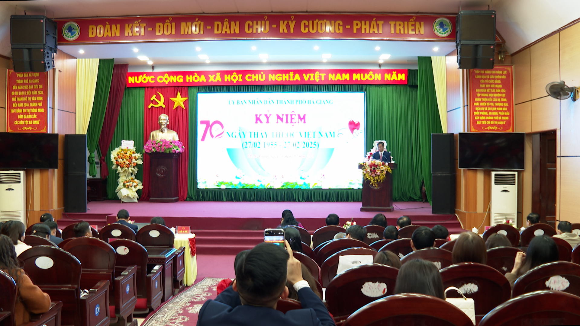 toàn cảnh buổi lễ kỷ niêm