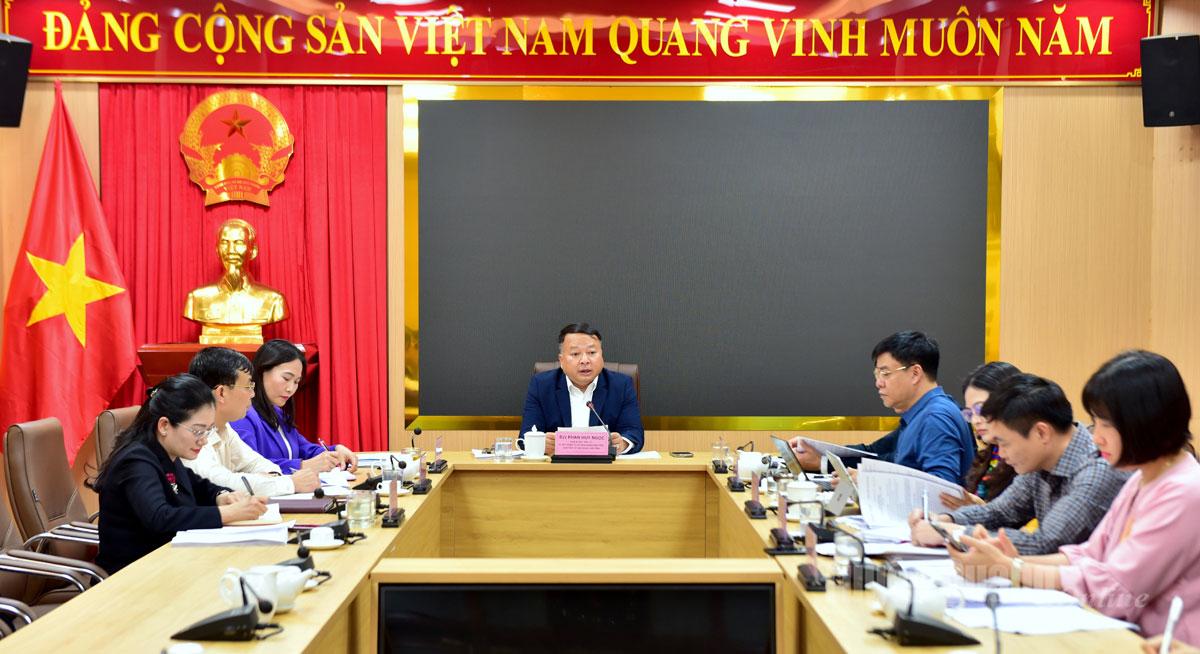 Toàn cảnh cuộc họp.