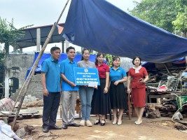 Trao nhà “ Mái ấm công đoàn” cho đoàn viên có hoàn cảnh khó khăn.