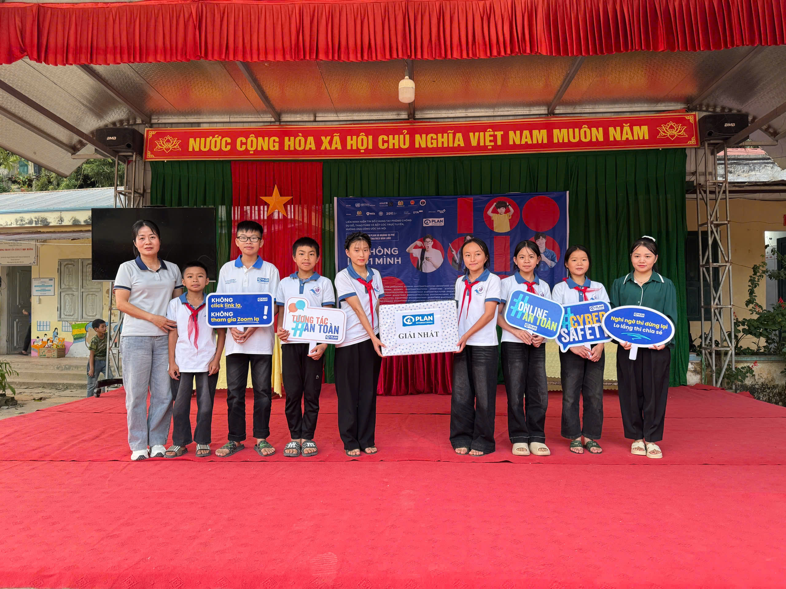 Xã Hoàng Su Phì hưởng ứng chiến dịch “Không Một Mình”