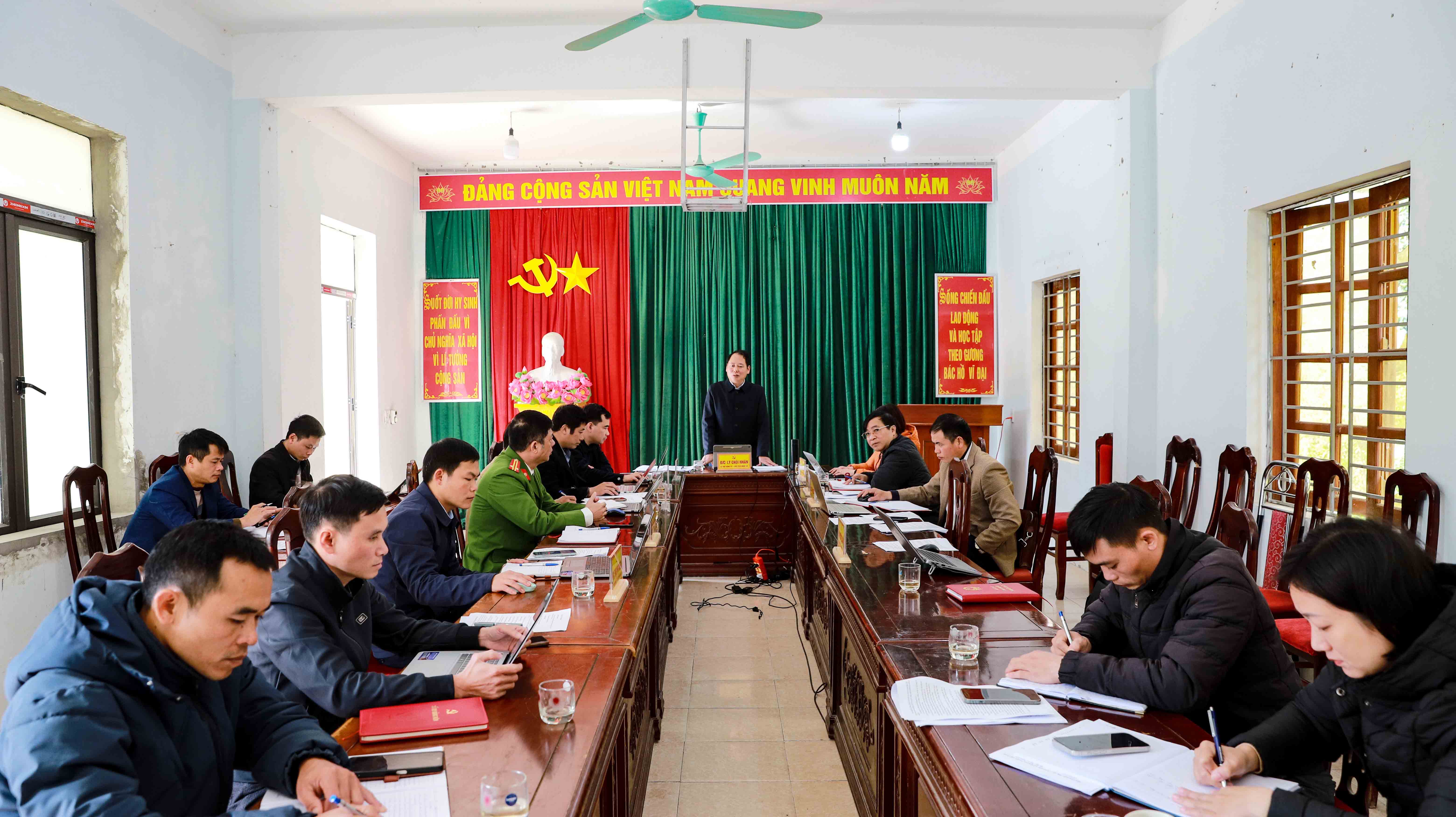 Hội nghị kiểm điểm và đánh giá cán bộ, công chức năm 2025