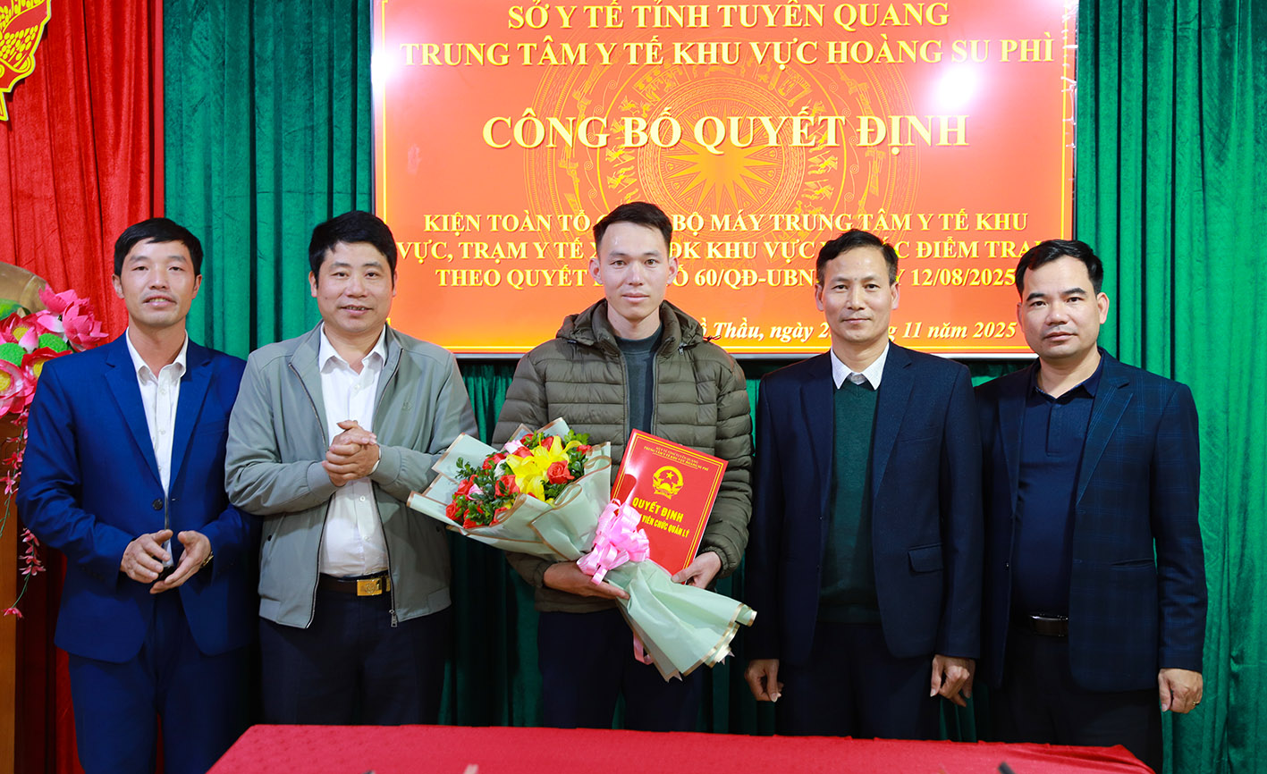 Lễ Công bố quyết định công tác tổ chức cán bộ