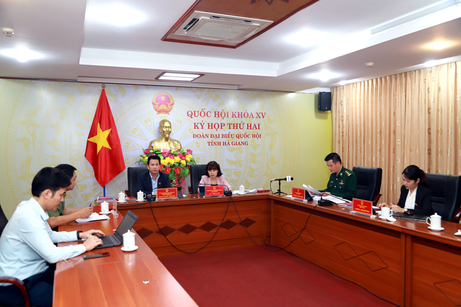 Đoàn ĐBQH tỉnh góp ý kiến vào dự án Luật Cảnh sát cơ động và Luật sửa đổi, bổ sung một số điều của Luật Sở hữu trí tuệ