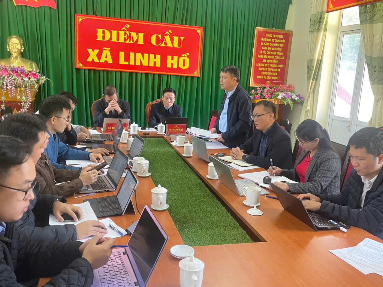 Đoàn công tác của Tổ giúp việc Ban Chỉ đạo về phát triển khoa học, công nghệ, đổi mới sáng tạo và chuyển đổi số tỉnh Tuyên Quang làm việc tại xã Linh Hồ