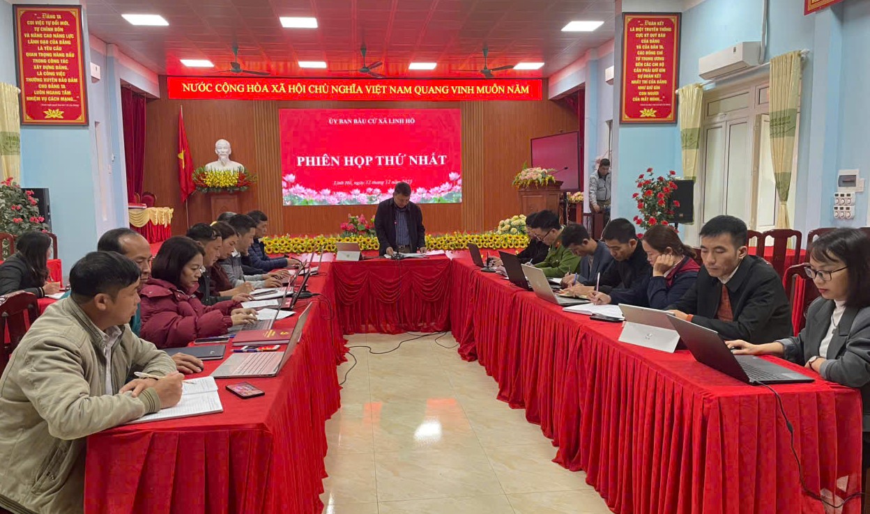 Họp Uỷ ban bầu cử xã Linh Hồ