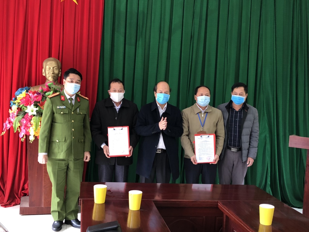 Ban tổ chức huyện ủy Công bố Quyết định công tác cán bộ tại xã Lũng Phìn