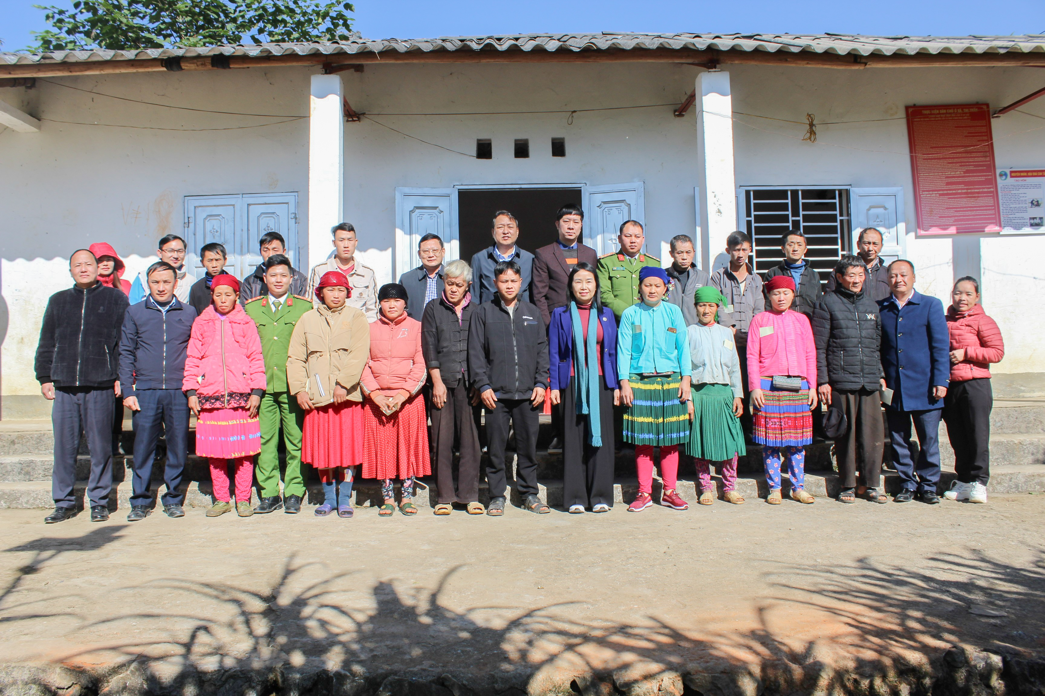 ĐOÀN CÔNG TÁC BAN TUYÊN GIÁO VÀ DÂN VẬN TỈNH KHẢO SÁT TÌNH HÌNH TÔN GIÁO, TÍN NGƯỠNG TẠI XÃ LŨNG PHÌN
