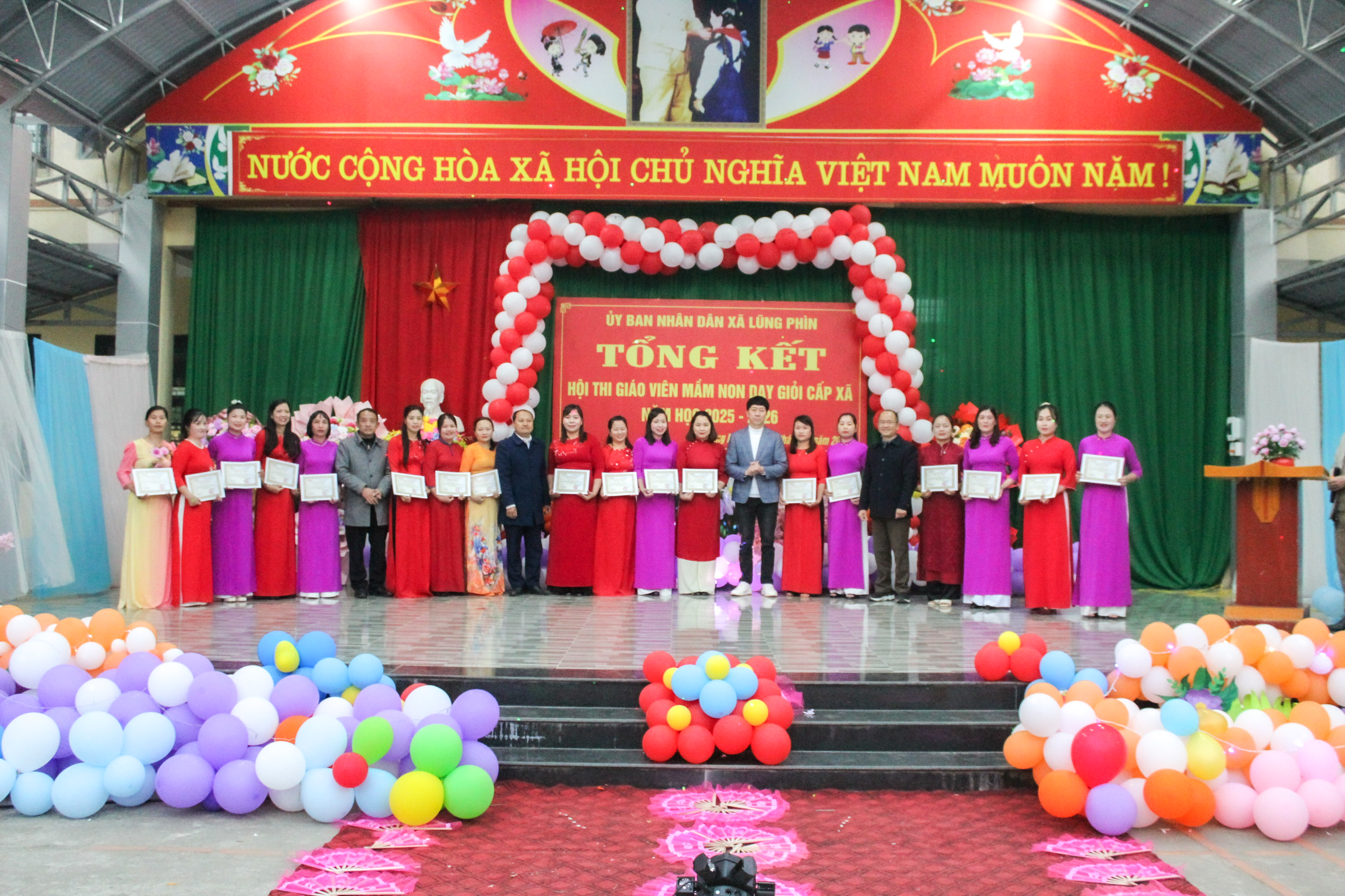 XÃ LŨNG PHÌN TỔ CHỨC LỄ TỔNG KẾT HỘI THI GIÁO VIÊN MẦM NON DẠY GIỎI CẤP XÃ NĂM HỌC 2025 - 2026