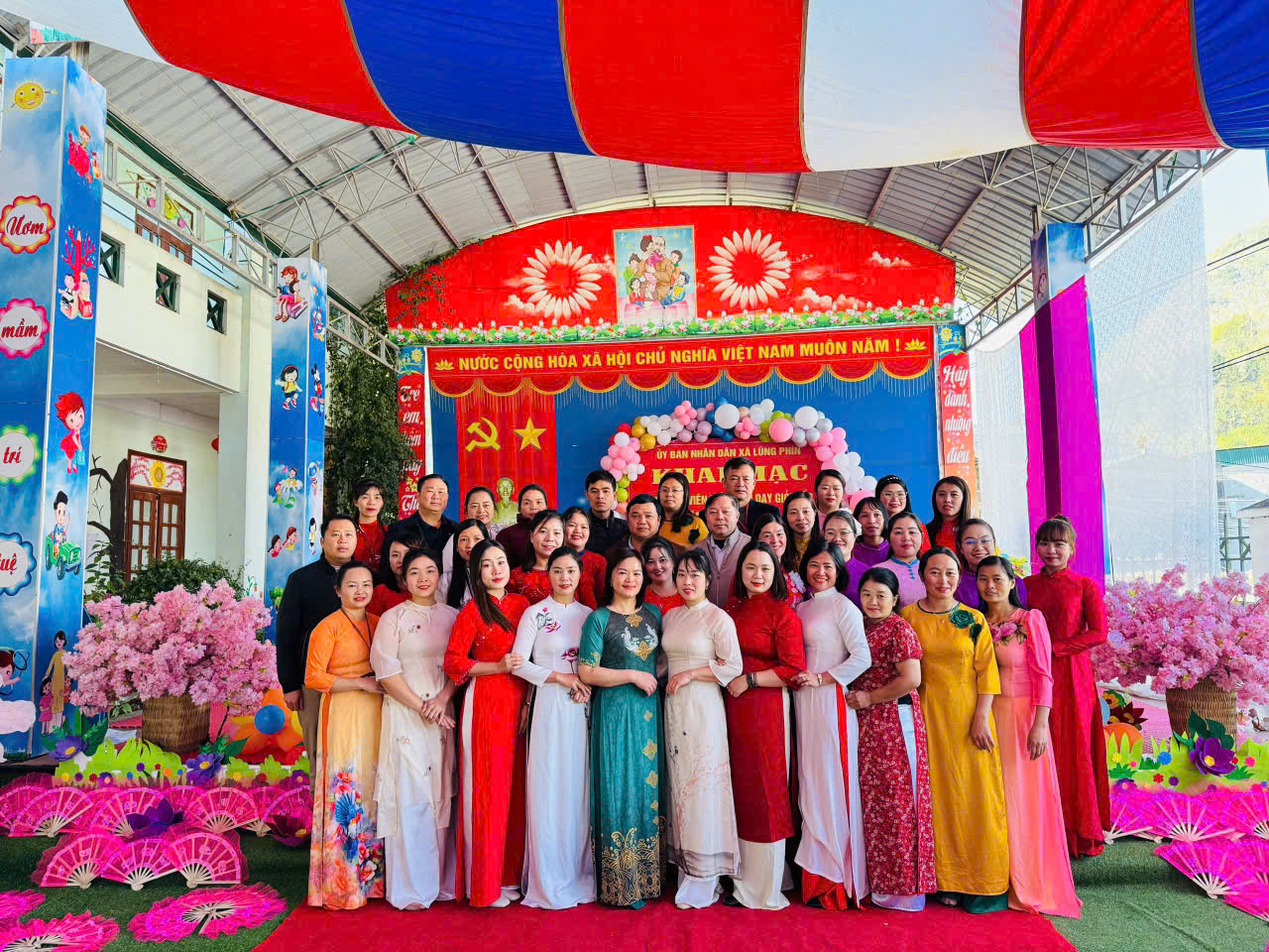 UBND XÃ LŨNG PHÌN TỔ CHỨC KHAI MẠC HỘI THI GIÁO VIÊN MẦM NON DẠY GIỎI CẤP XÃ NĂM HỌC 2025 - 2026