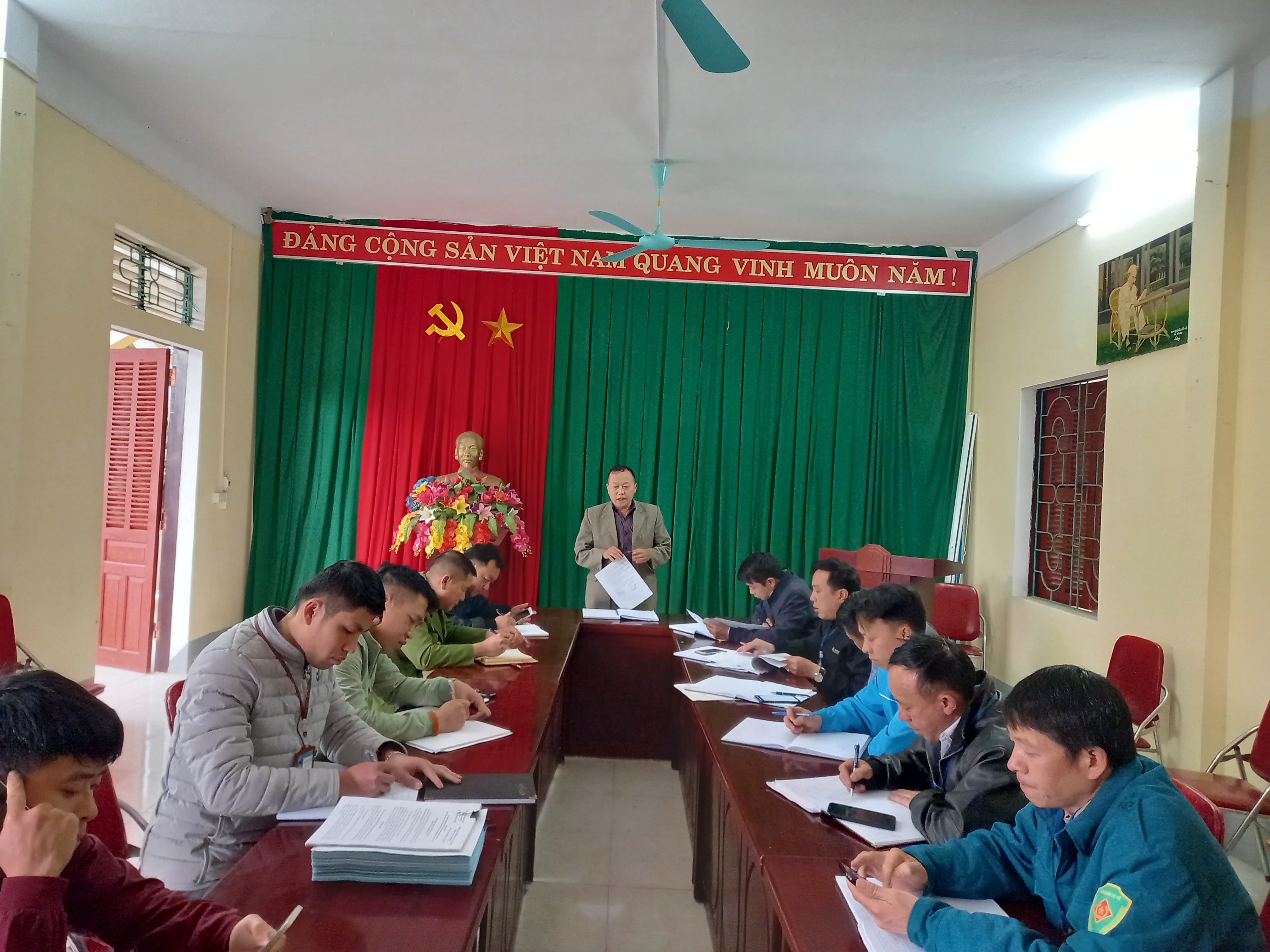 Họp Ban chỉ đạo cải tạo vườn tạp