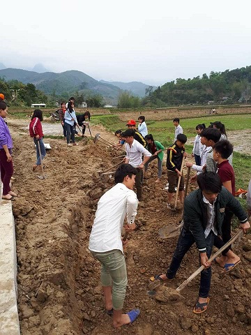 San lấp mặt bằng đường nội đồng thôn Nà ngoa