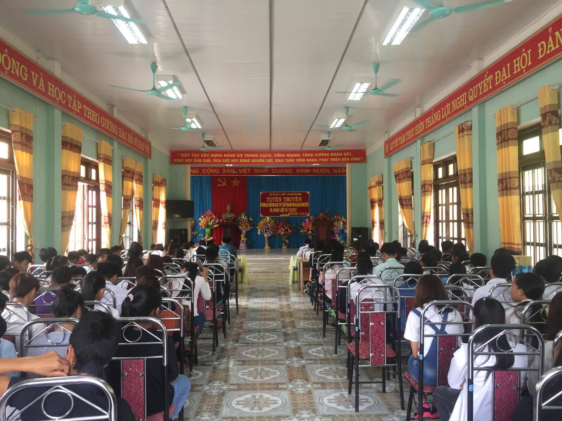 Tuyên truyền về phòng chống ma túy, tội phạm mua bán người và pháp luật về TTATGT