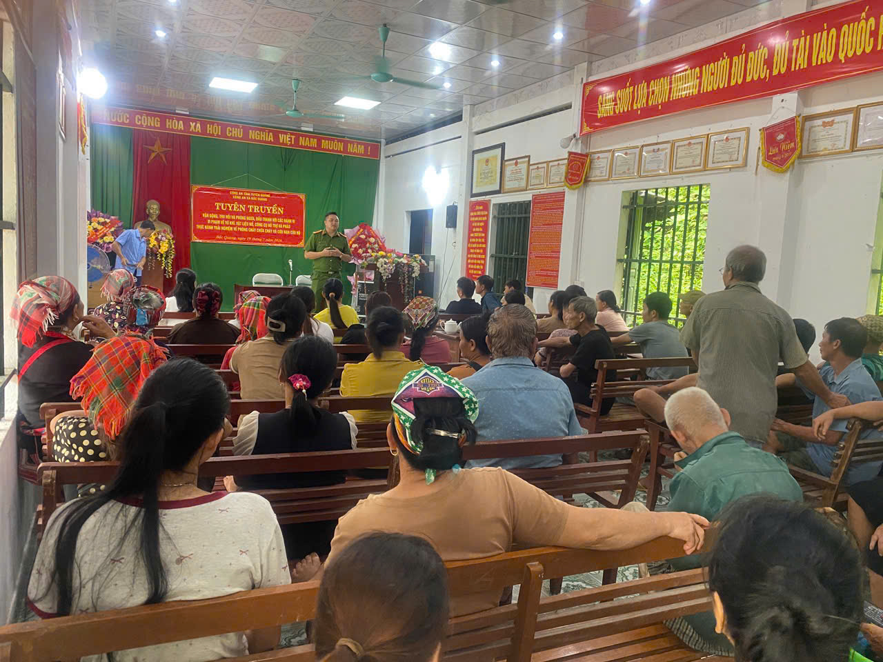 TĂNG CƯỜNG TỔ CHỨC TUYÊN TRUYỀN PHÁP LUẬT VÀ TẬP HUẤN PCCC TẠI THÔN THANH SƠN, XÃ BẮC QUANG
