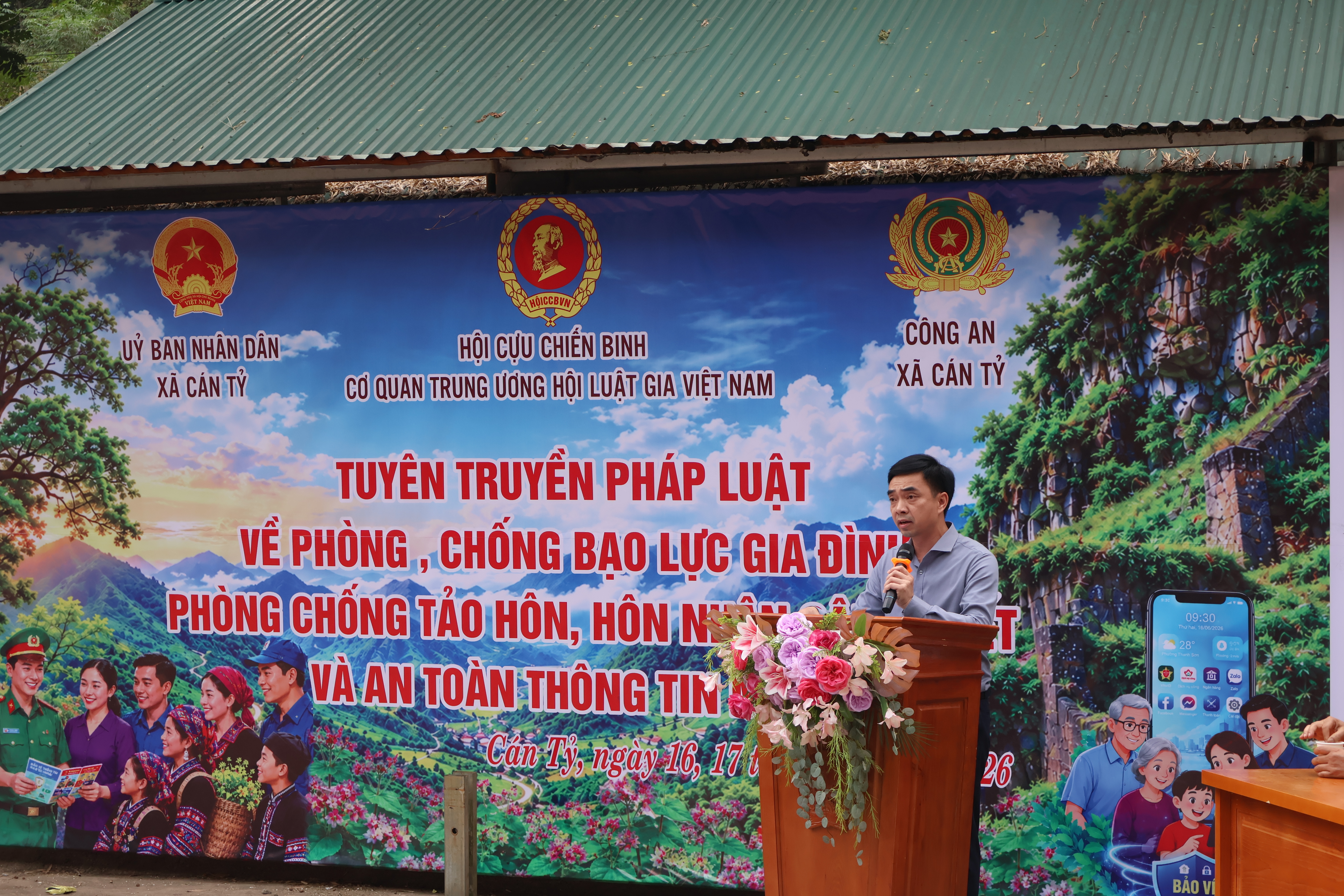 Xã Cán Tỷ phối hợp tổ chức chương trình “Uống nước nhớ nguồn” và tuyên truyền pháp luật năm 2026.