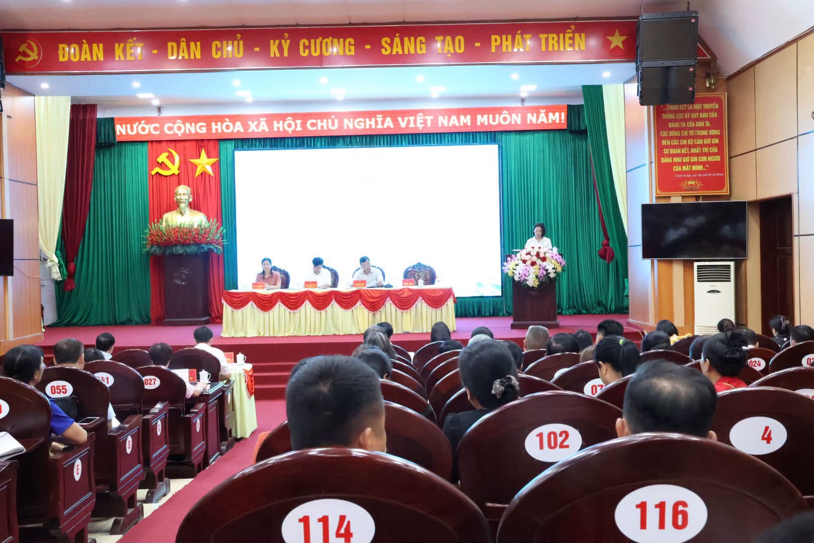 HỘI NGHỊ TIẾP XÚC CỬ TRI SAU KỲ HỌP THỨ TƯ HĐND TỈNH VÀ KỲ HỌP THỨ BA HĐND PHƯỜNG HÀ GIANG 2.