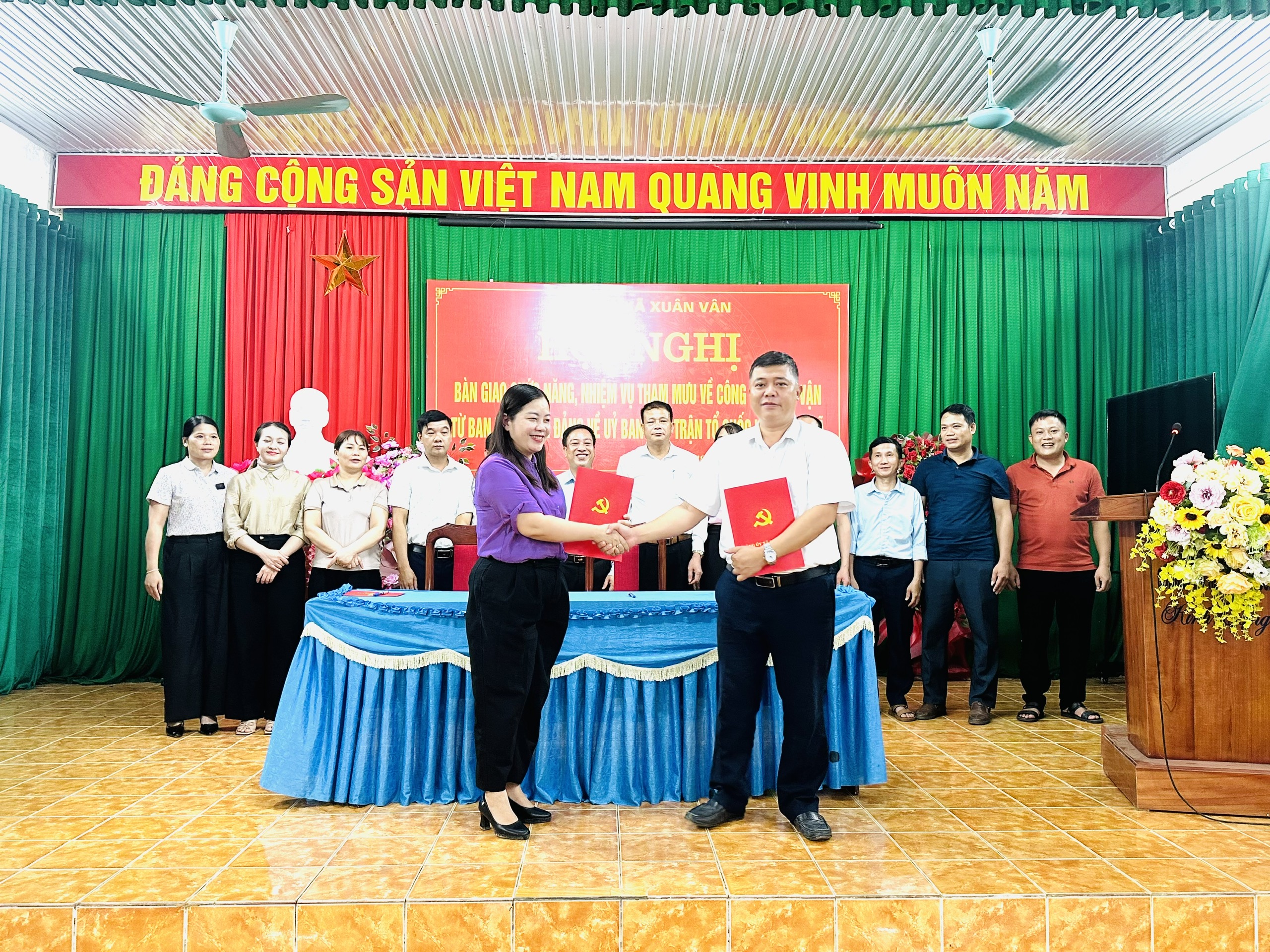 XUÂN VÂN TỔ CHỨC BÀN GIAO CHỨC NĂNG, NHIỆM VỤ THAM MƯU VỀ CÔNG TÁC DÂN VẬN