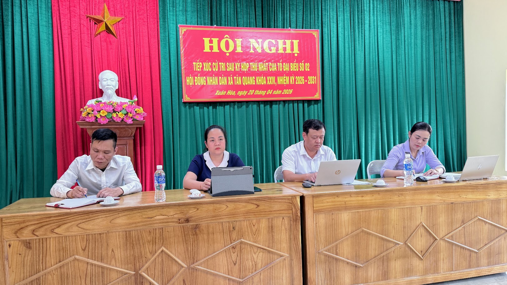 Tổ đại biểu số 2 tiếp xúc cử tri tại các thôn Nậm Mu, Tân Thắng, Ngần Hạ; Xuân Hòa và Nghĩa Tân