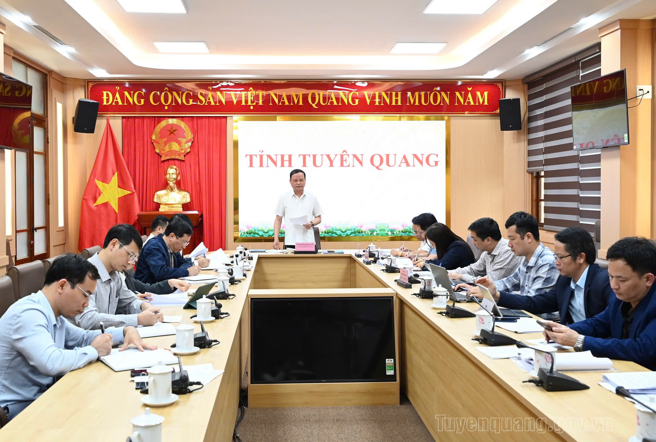 UBND tỉnh họp chuyên đề nghe báo cáo một số nội dung quan trọng