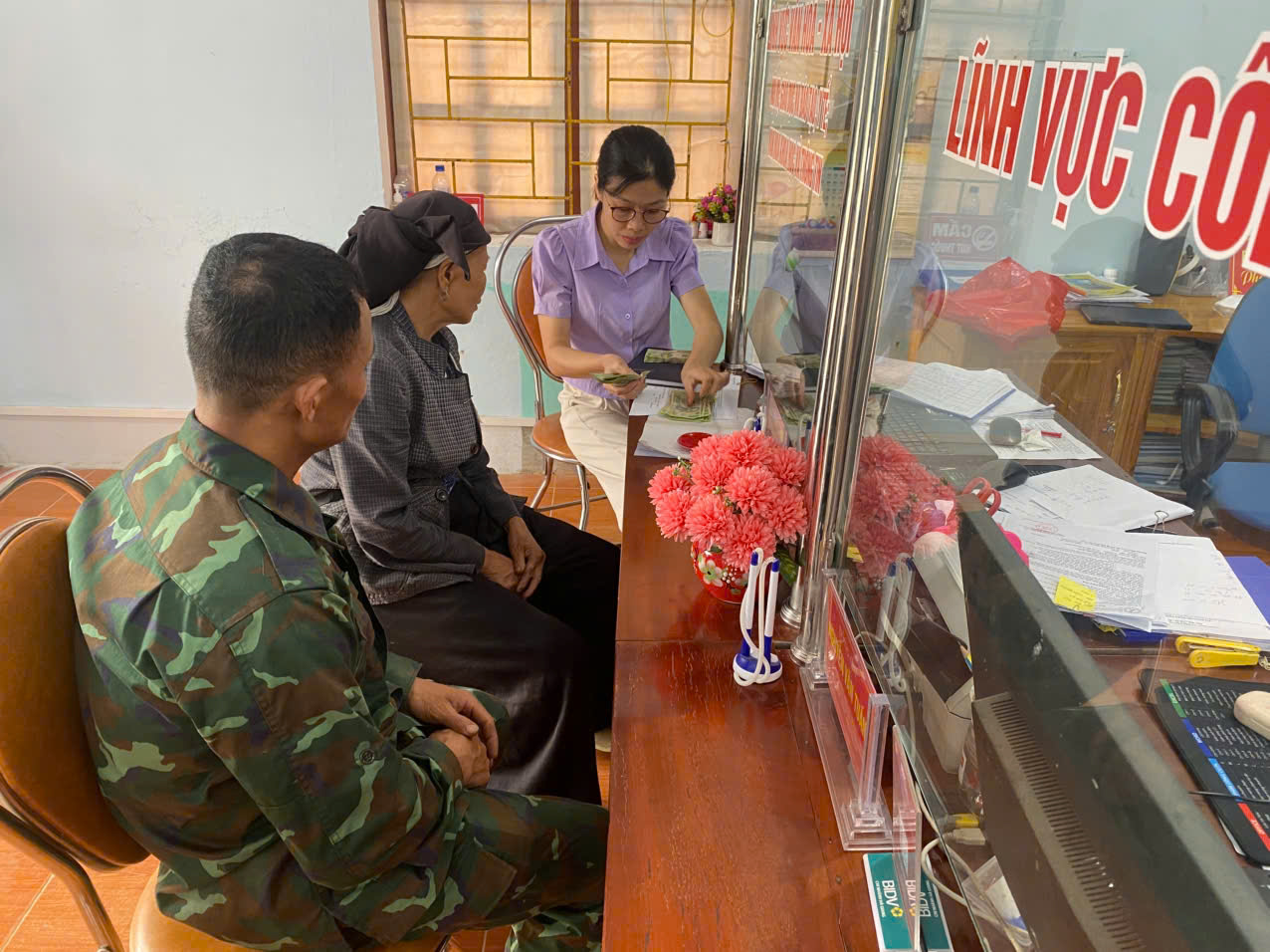 Chi trả mai táng phí cho đối tượng dân công hỏa tuyến theo Quyết định 49/2015/QĐ-TTg