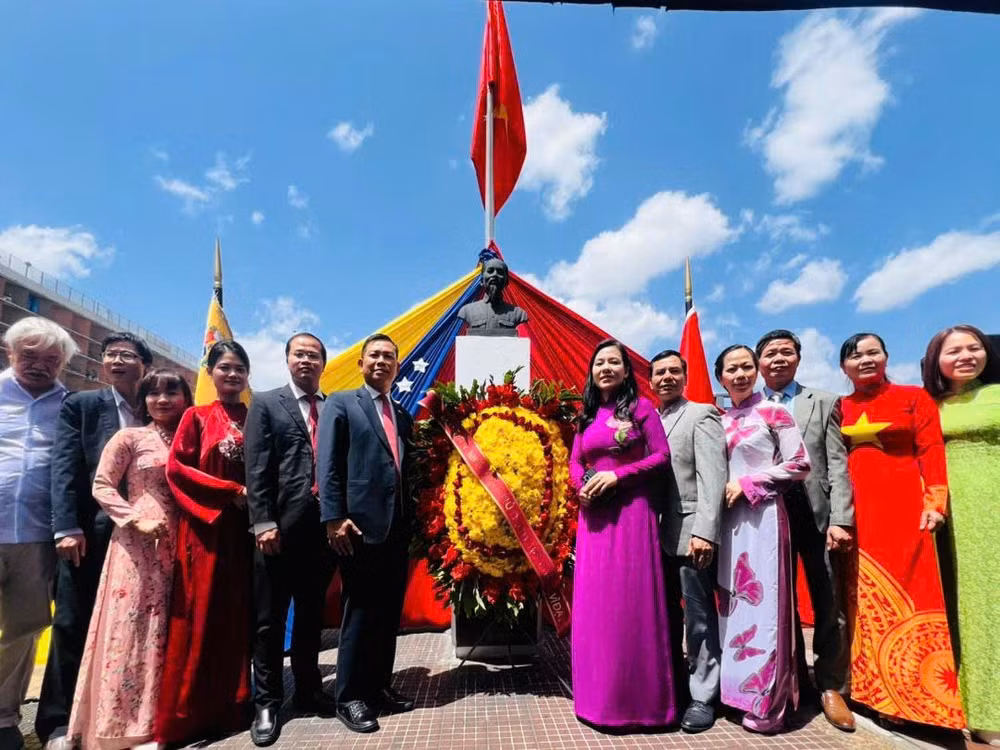 Venezuela tổ chức trọng thể Lễ kỷ niệm 136 năm Ngày sinh Chủ tịch Hồ Chí Minh