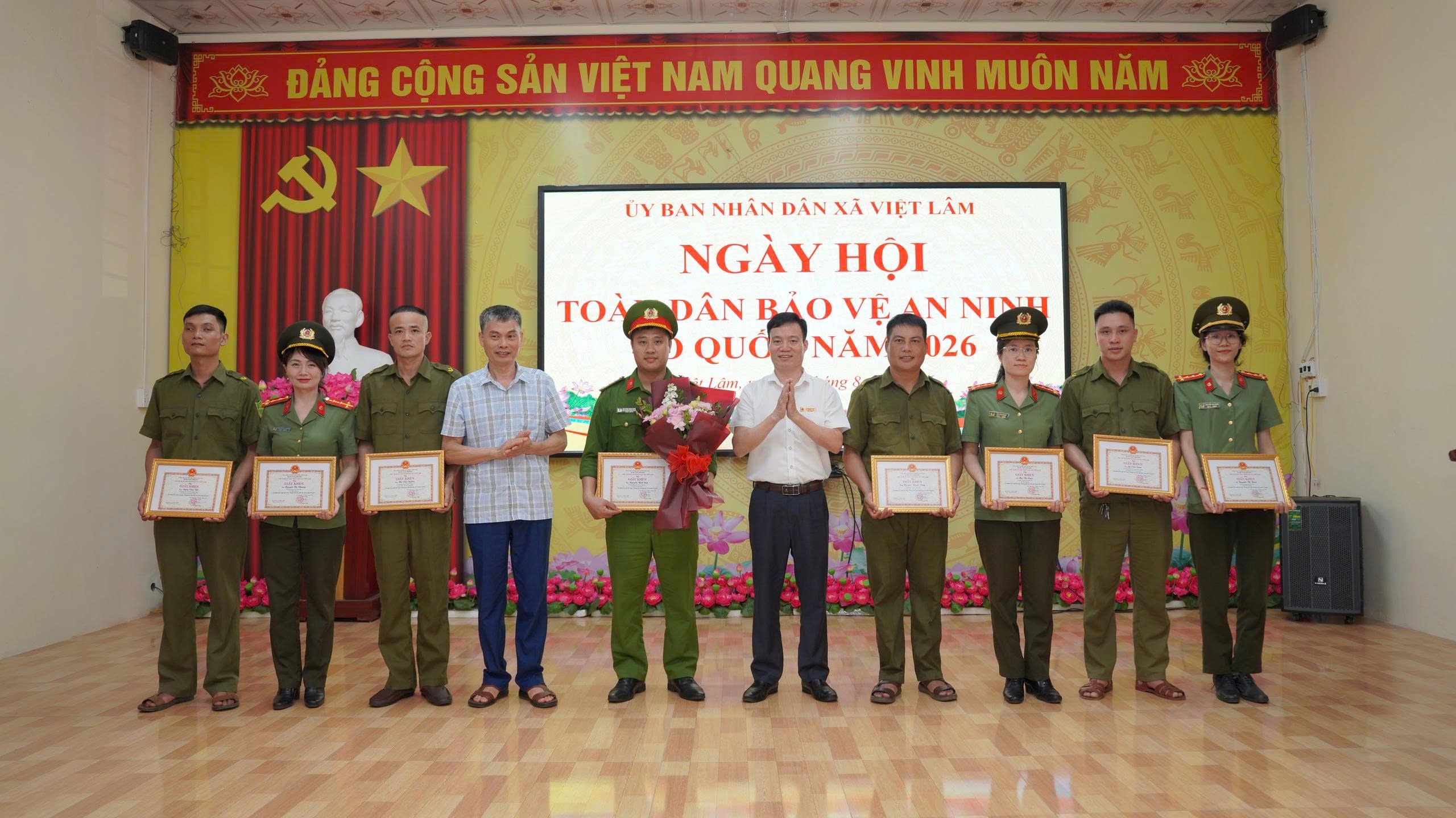 XÃ VIỆT LÂM TỔ CHỨC NGÀY HỘI TOÀN DÂN BẢO VỆ AN NINH TỔ QUỐC – LAN TỎA SỨC MẠNH TOÀN DÂN TRONG GIỮ GÌN AN NINH, TRẬT TỰ