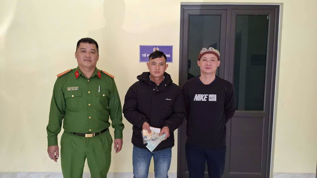 ẤM LÒNG CÂU CHUYỆN DU KHÁCH NHẶT ĐƯỢC CỦA RƠI TRẢ LẠI NGƯỜI ĐÁNH TẠI CHỢ PHIÊN XÃ NIÊM SƠN 